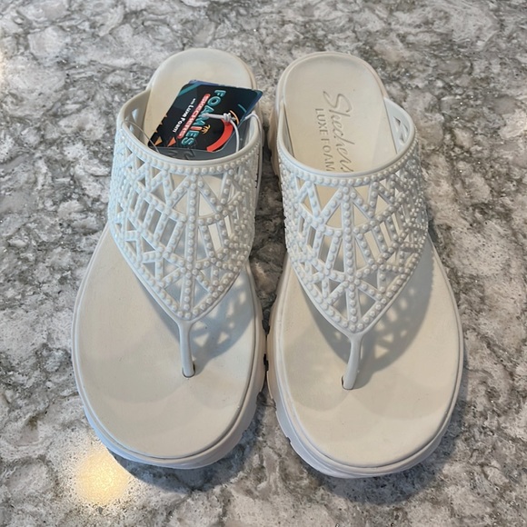 Skechers Shoes - Skechers Foamies. White. Women’s size 6. NWT